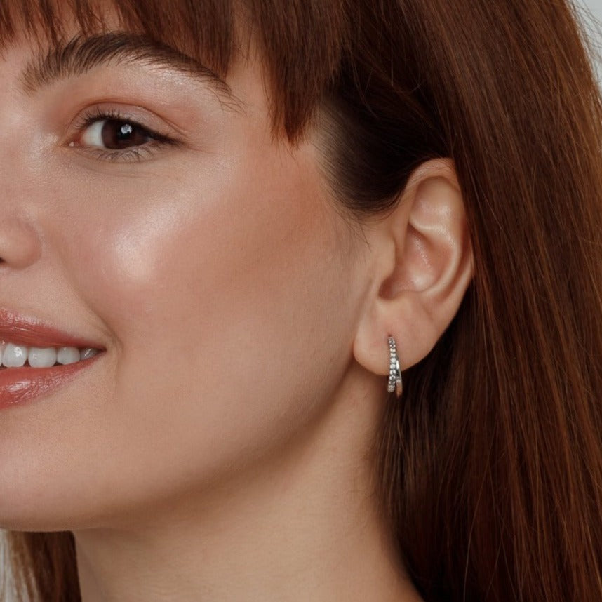 Aviva huggie - gold plated